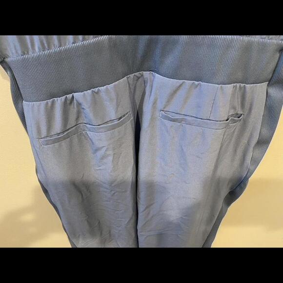 Athleta Brooklyn Jumpsuit in Cottage Blue- size 4 - Picture 7 of 10